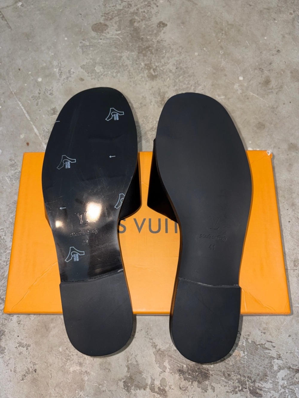 Louis Vuitton Black Slide Sandals with Gold LV Emblem - Picture 3 of 3